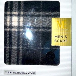 Never opened men’s scarf